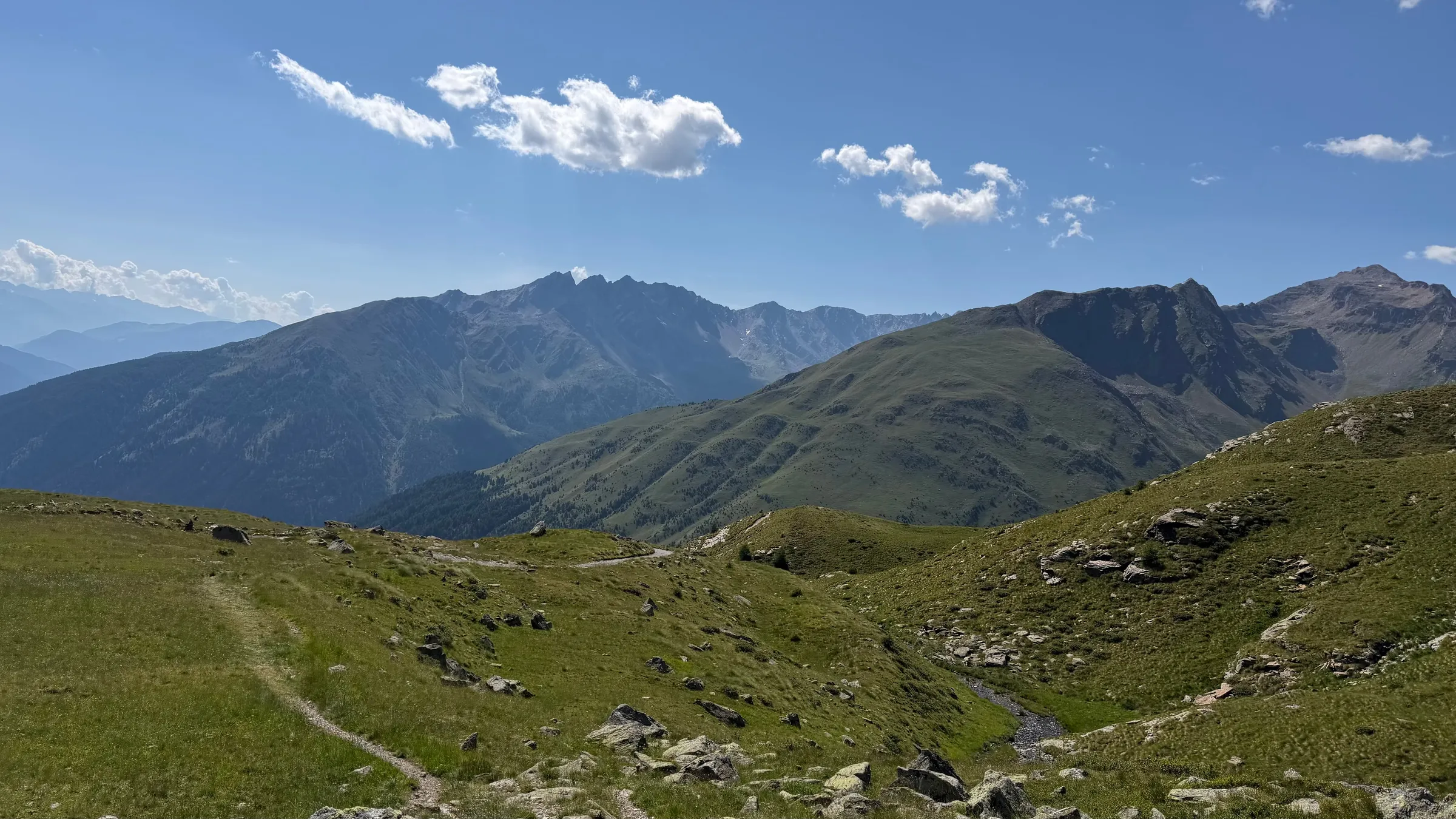 Sentiero panoramico tra le vette