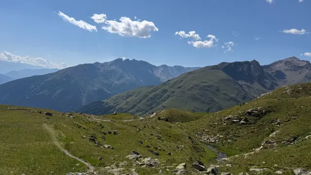 Sentiero panoramico tra le vette